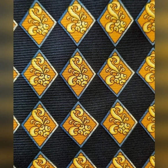 Stefano Conti Necktie Navy Yellow Diamond Pattern 4" x 58" - Picture 2 of 3